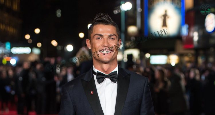 Smart Casual: Ronaldo’s Signature Travel Look