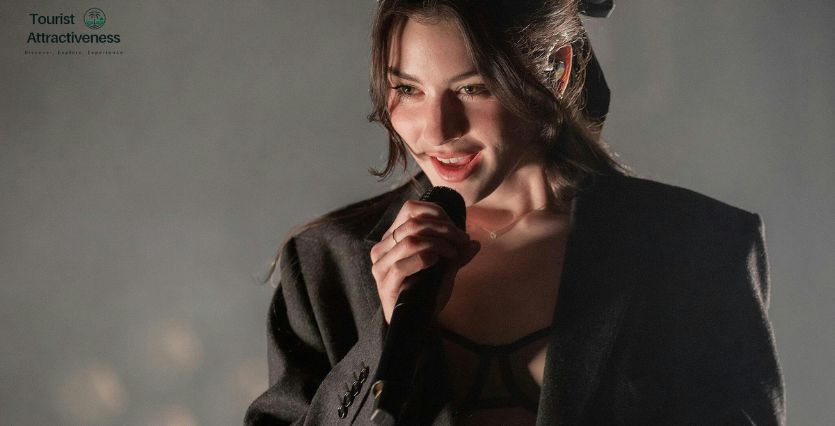 Gracie Abrams Net Worth & 2025 The Secret of Us Tour